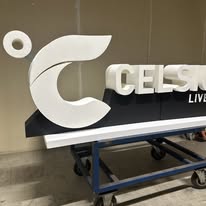 Skylt i frigolit och plexiglas