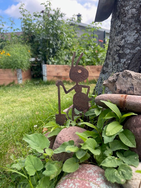 Myra nr 17 Spade Rostig